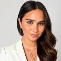 Regina Elizondo's Instagram, Twitter & Facebook