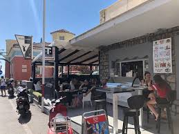 Una pagina con un elenco completo delle centro commerciale di marina di camerota, campania. Bar Tabaccheria Black White Marina Di Camerota Ristorante Recensioni Numero Di Telefono Foto Tripadvisor