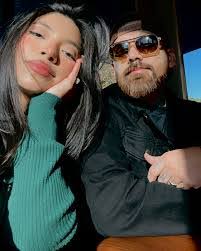 Raquel Lloyd's Instagram, Twitter & Facebook