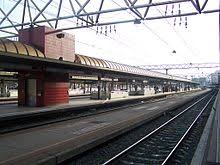 Les passants peuvent alors compléter ces formules. Bahnhof Lyon Part Dieu Wikipedia
