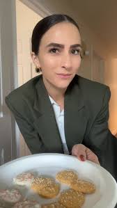 You better choose me or else…😎 Francesca Barry One Sotheby's International  Realty (954) 805-0072 Francescabarry.com #funnyrealtor #realtorhumor  #miamirealtor #southfloridarealtor #buyersagent #sellersagent