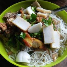 Gambar pil, ayam, obeng, dan bulu. Resepi Bihun Sup Ayam Dan Sambal Kicap Yang Sedap Dan Mudah