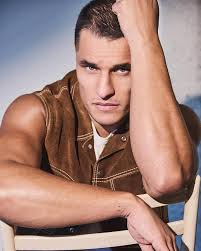 j a k e m i t c h e l l (@whyjakemitchell) • Instagram photos and videos