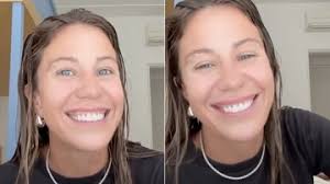 Felipe Simas posa com a mulher e os filhos em foto apaixonante: ''Família  linda''