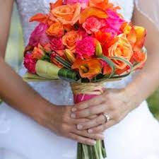 Pin By Jodi Cranford On Flowers Neutral Wedding Flowers Wedding Flowers Tulips Navy Wedding Flowers