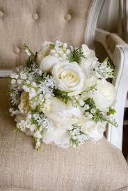 Natural Ivory And White Silk Wedding Bouquet Etsy In 2020 Artificial Wedding Bouquets Rose Wedding Bouquet White Wedding Bouquets