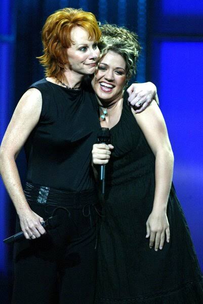 Kelly Clarkson and Reba McEntire's Best Friendship Moments