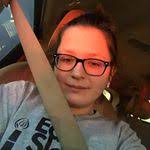 Laura Yeck's Instagram, Twitter & Facebook