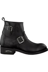 Martens are iconic and recognized worldwide for their uncompromising looks, durability and comfort. Zwarte 2976 Dames Laarzen Kleding Nl