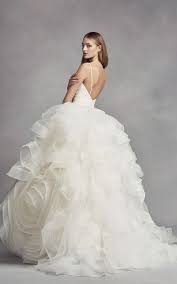 Wedding Dress Inspiration White By Vera Wang Modwedding Wedding Dresses Unique Ball Gowns Wedding Ball Gown Wedding Dress