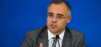 André mendonça é o 13º ministro do governo jair bolsonaro a contrair a doença. Bolsonaro Demite Agu Andre Mendonca Deixa A Justica E Volta Para Pasta Metro 1