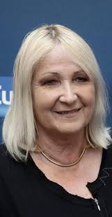 La dernière modification de cette page a été faite le 1 juillet 2021 à 21:15. Julie Leclerc Cede La Place A Celine Da Costa Lirelactu