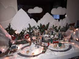 Voici un tuto ultra simple réalisé par cabane à idées, il vous suffira d'une simple assiette en carton pour fabriquer ce petit ange décoratif. Tutos De Montagne Pour Village De Noel Chez Nounoute Cies