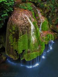 Cascada bigar este probabil cea mai frumoasa cadere de apa din romania si, de ce nu, printre cele mai frumoase din lume. Cascada Bigar Ron Azevedo