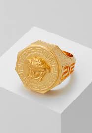 An exclusive selection of women's and men's ready to wear, shoes, accessories and the iconic world of versace home. Versace Ring Gold Coloured Goldfarben Zalando De