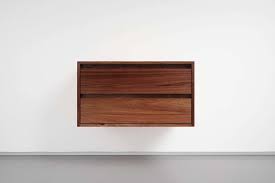 348x193x40 ~ sehr gepflegler, geräumiger wohnschrank, ca.45 wegen umzug verkaufe ich meinen vitrinen schrank, nussbaum, teilmassiv, 187 cm b x 196 cm h. Schrank Hangend Nussbaum Massiv Wohnsektion