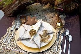 Table setting is the most important part of any dinner or party decor. 28 Christmas Dinner Table Decorations And Easy Diy Ideas
