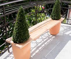 Gartenbank Mit Kubelpflanzen Selber Bauen In 2020 Gartenbank Selber Bauen Pflanzkubel Selber Bauen Garten