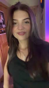 Bella Morrison (@bella.320)