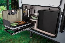 Do you need an outdoor kitchen? 10 Best Travel Trailers With Outdoor Kitchens For 2021 Rvblogger