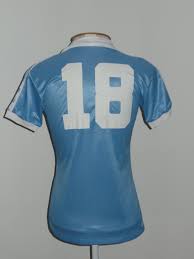 Mai 1944 in malmö) ist ein ehemaliger schwedischer fußballspieler. Malmo Home Fussball Trikots 1980 Sponsored By Scania
