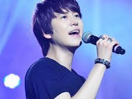 Here are a few tips on how to sing high notes without yelling or shouting the heck out of your throat: Top 10 Best K Pop Male Vocalists Spinditty