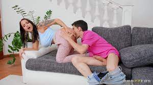 ▷ Jennifer Mendez in Pajamas Made For Ripping (Photo 3) | Brazzers