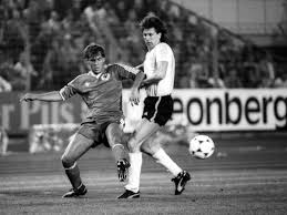 Prognostic effect of inappropriately high left ventricular mass in asymptomatic severe aortic stenosis. Superclasico Diese Spieler Kennen Beide Seiten Internationaler Fussball Bildergalerie Kicker