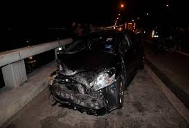 Kereta suv ditemui mayat mangsa masih memakai seat belt viral purba. Gambar Kereta Terjunam Di Jambatan Pulau Pinang