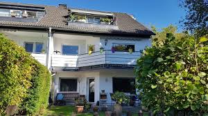 Ein eigener garten oder eine große terrasse gehören oftmals zum angebot, sodass sich diese objekte besonders für familien eignen. 3 Zimmer Wohnung Zu Vermieten Vohwinkeler Feld 67 42327 Wuppertal Vohwinkel Mapio Net
