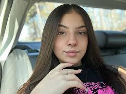 Briana Velez's Instagram, Twitter & Facebook