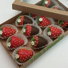 Pin By Morenomari On Vday Bday Chocolate Covered Strawberries Strawberry Cake Pops Chocolate Strawberries