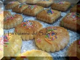 Halwet Etaba3 Gateau Algerien Food And Mood Avec Sabrina Baroun En 2020 Gateau Algerien Recette Gateau Sec Gateau Oriental Facile
