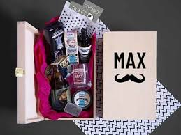 Einfach freebie ausdrucken und los basteln! Weihnachtsgeschenke Basteln Bastelideen Diy S
