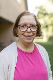 Beth Goldman's Instagram, Twitter & Facebook