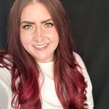 Sandy Sager's Instagram, Twitter & Facebook