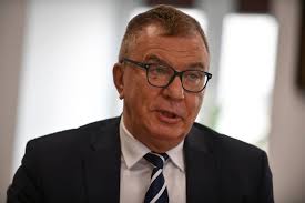 Zakończenie lockdownu 30 kwietnia? Abramowicz: Pandemia się w Polsce  kończy, przynajmniej jej trzecia fala