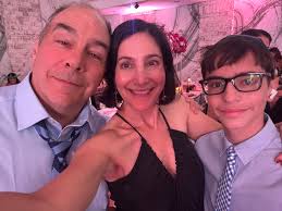 About 40 years ago, I learned to tie a necktie while watching Good Morning  America. A man was showing viewers how to tie a Windsor knot. I was a Boy  Scout at