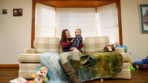 Should Pregnant Moms Be Charged For Using Drugs