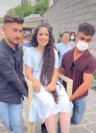 Bunca müziğin, alkışın, zılgıtın arasında derin bir sessizlik. Fa2c54ks9gcvem