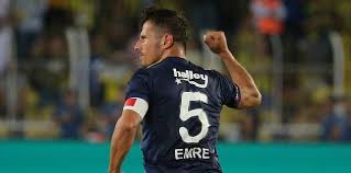 İşte emre belözoğlu'nun spor kariyeri. Emre Belozoglu Nun 5 Numarali Formasini Mert Hakan Yandas Giyecek Fotomac