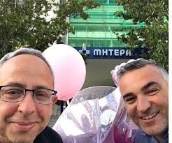 Οι αταίριαστοι εξομολογούνται, πως έχουν έρθει στα χέρια (vid). Mporeite Na Fantasteite Pws 8a Htan Oi Giannhs Ntsoynos Kai Xrhstos Koytras Ws Gynaikes Eretikos Gr