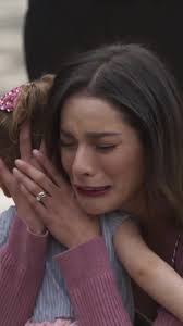 Elsa y Andrés conocen a su hija Eva 💖 #PerdonaNuestrospecados