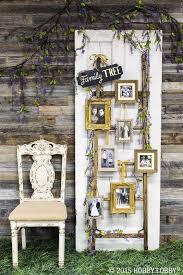 Creatively Display Family Photos At Your Wedding With A One Of A Kind Family Tre Display Familienfotos Hochzeit Familienfotos Hochzeitsfotos