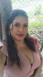 Me pueden dar ideas de como puedo hacer para que mi árbol de navidad sea  vea mas frondoso?