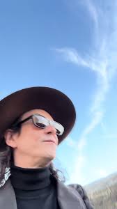 It’s a beautiful evening here in sunny 🌞 London! The new single Take Me Is  out now! I’m happy 😎 #newreleases #sunshine #londoner #mycity #london