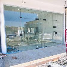 toughened glass partition