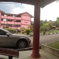 Ia memberikan pendidikan percuma dan berkualiti. Sekolah Menengah Sains Kota Tinggi College University In Benut