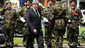 Seful statului major al fortelor aeriene, generalul viorel pana, a primit a doua stea de pe epoleti, fiind incepand cu data de 30 noiembrie 2018 in 2010 a fost avansat la gradul de comandor, iar un an mai tarziu devenea loctiitor al comandantului bazei 90 transport aerian. Generalul Maior Fanica Carnu Noul Sef Al Statului Major Al Fortelor Aeriene Mobile