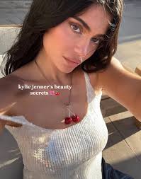 Doing Kylie Jenner Makeup Routine from Vogue